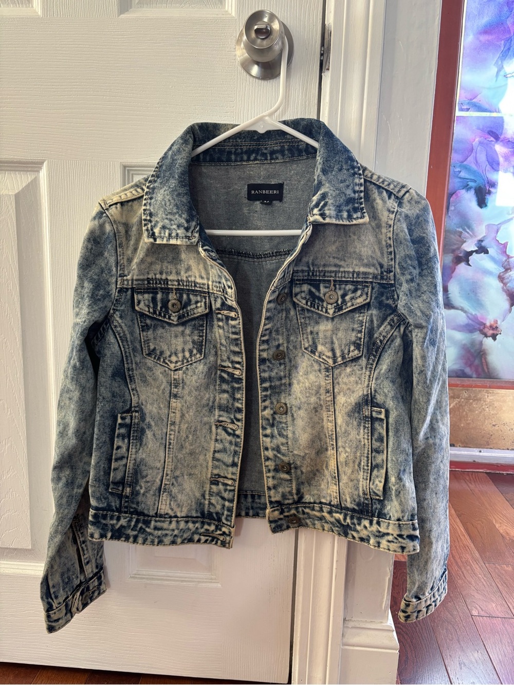 Vintage Women's Acid Wash Denim Jacket in Blue